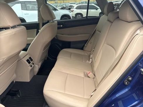 Used 2017 Subaru Outback 2.5i Limited AWD/4WD image 11