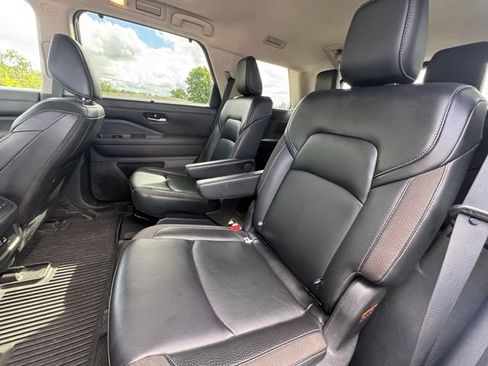 Used 2023 Nissan Pathfinder SL w/ SL Premium Package AWD/4WD image 10