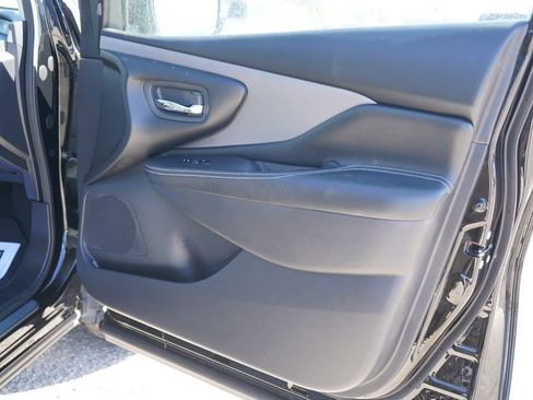 Used 2023 Nissan Murano S image 17