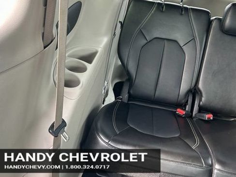 Used 2024 Chrysler Pacifica Touring-L FWD image 53