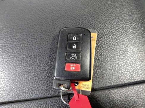 Used 2019 Toyota Highlander Limited image 44