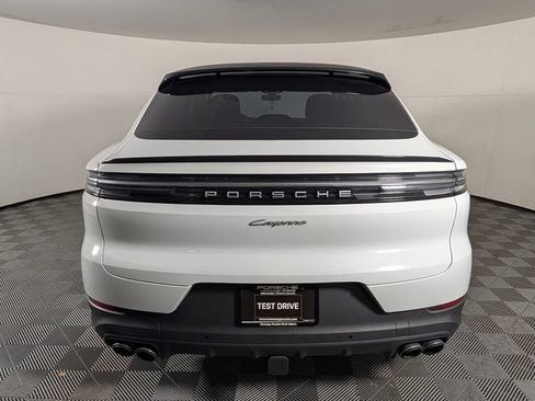 Used 2026 Porsche Cayenne E-Hybrid Coupe AWD/4WD image 6