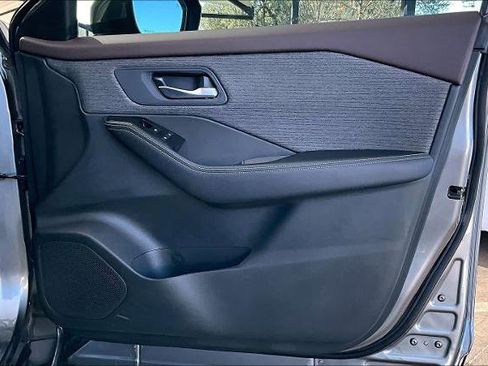 Certified 2023 Nissan Rogue SV image 22