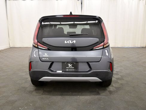 Certified 2025 Kia Soul LX w/ LX Technology Package FWD image 6