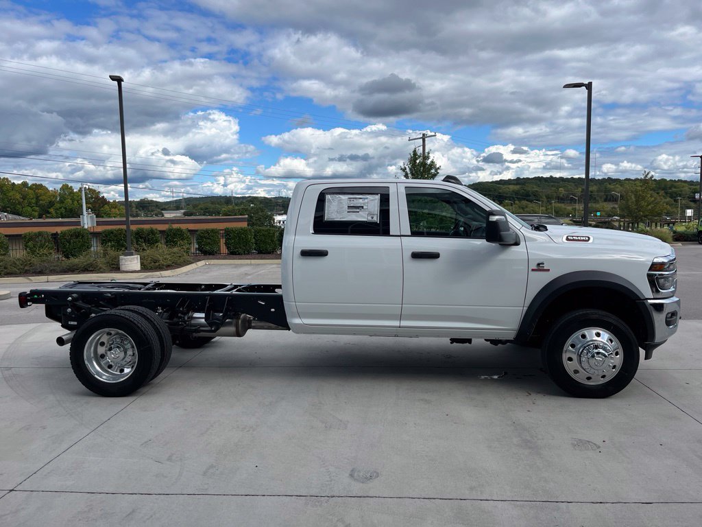 New 2027 RAM 5500 Tradesman AWD/4WD image 20