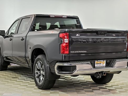 Used 2023 Chevrolet Silverado 1500 LT AWD/4WD image 6