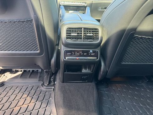 Used 2021 Mercedes-Benz GLS 450 4MATIC image 29