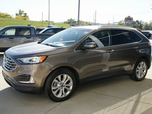 Used 2019 Ford Edge Titanium image 5
