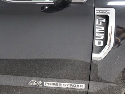 Used 2019 Ford F250 Platinum w/ Platinum Ultimate Package image 12