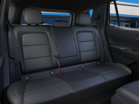 New 2026 Chevrolet Equinox LT w/ Convenience Package II FWD image 17