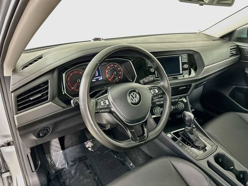 Used 2019 Volkswagen Jetta SE FWD image 9