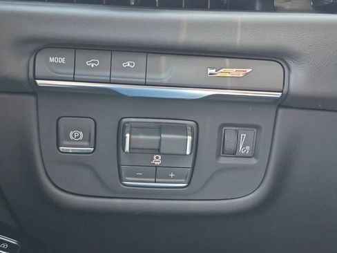 New 2026 Cadillac Escalade V w/ LPO, ONYX Package AWD/4WD image 17
