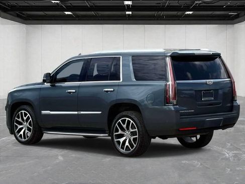 Used 2019 Cadillac Escalade Luxury AWD/4WD image 3