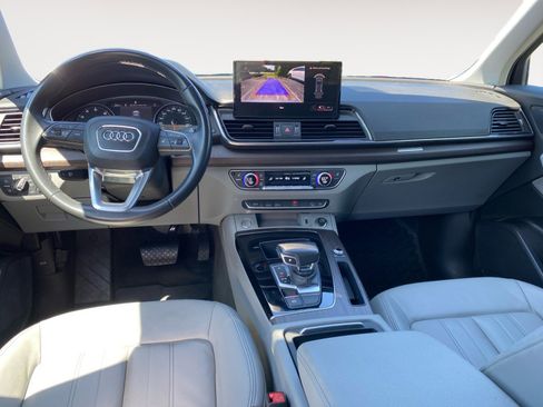 Used 2022 Audi Q5 2.0T Premium w/ Convenience Package AWD/4WD image 10