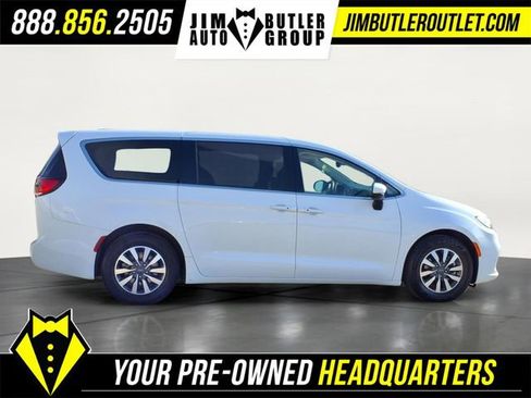 Used 2023 Chrysler Pacifica Touring-L image 30