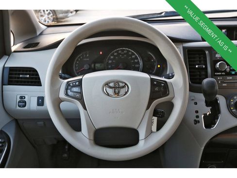 Used 2011 Toyota Sienna LE image 16