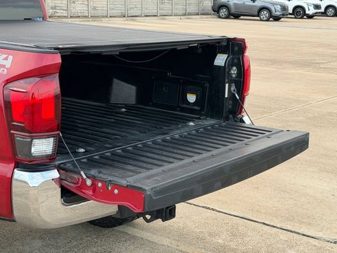 Used 2019 Toyota Tacoma TRD Off-Road AWD/4WD image 43