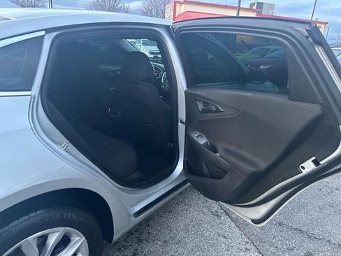 Used 2020 Chevrolet Malibu LT image 17