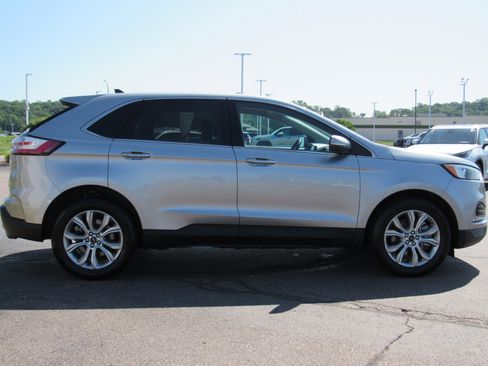 Used 2024 Ford Edge Titanium image 5