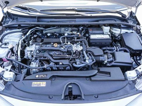 Used 2025 Toyota Corolla LE FWD image 30