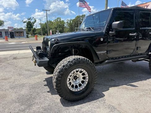 Used 2012 Jeep Wrangler Unlimited Sahara w/ Mopar Chrome Edition Group AWD/4WD image 10