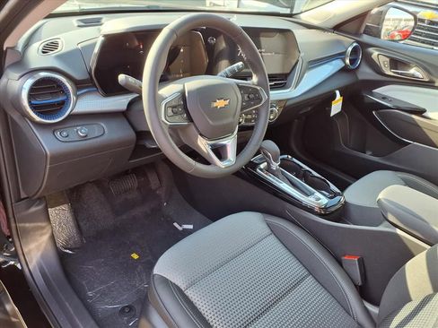 New 2026 Chevrolet Trax LT w/ Driver Confidence Package image 8