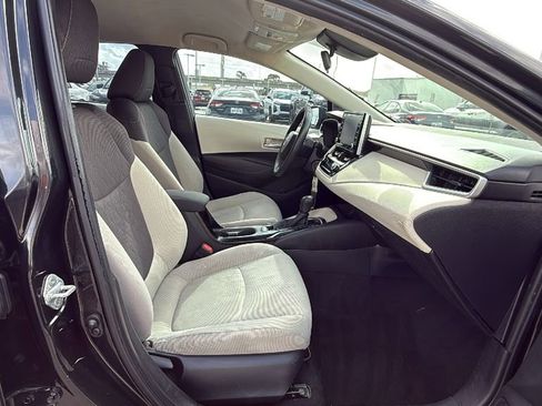 Used 2021 Toyota Corolla LE image 30