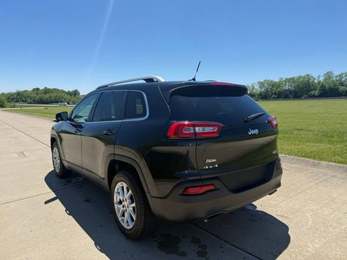 Used 2014 Jeep Cherokee Latitude w/ Cold Weather Group AWD/4WD image 7