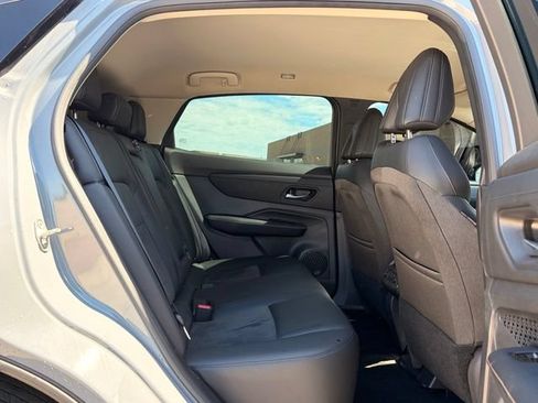 Used 2024 Nissan Ariya AWD image 16
