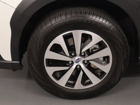 Used 2025 Subaru Outback Premium AWD/4WD image 8