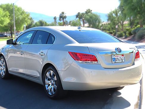 Used 2010 Buick LaCrosse CXL w/ Luxury Package FWD image 4