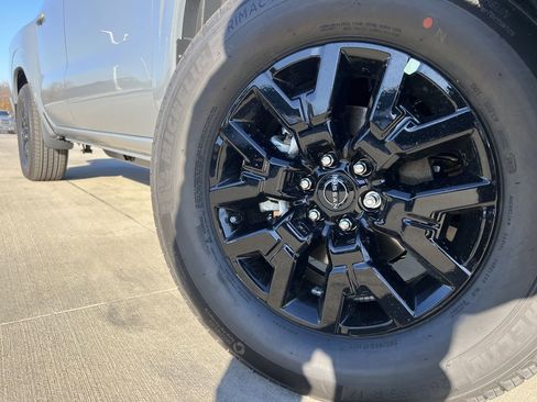 New 2026 Nissan Frontier SV w/ Tow Package image 8