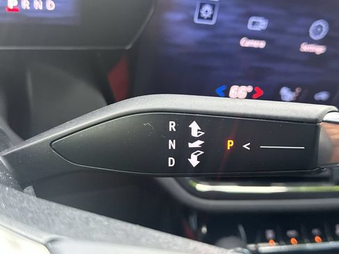 Used 2024 Chevrolet Equinox EV RS FWD image 27