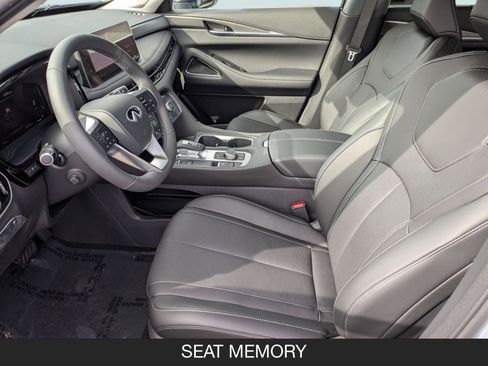 New 2026 INFINITI QX60 Luxe image 14