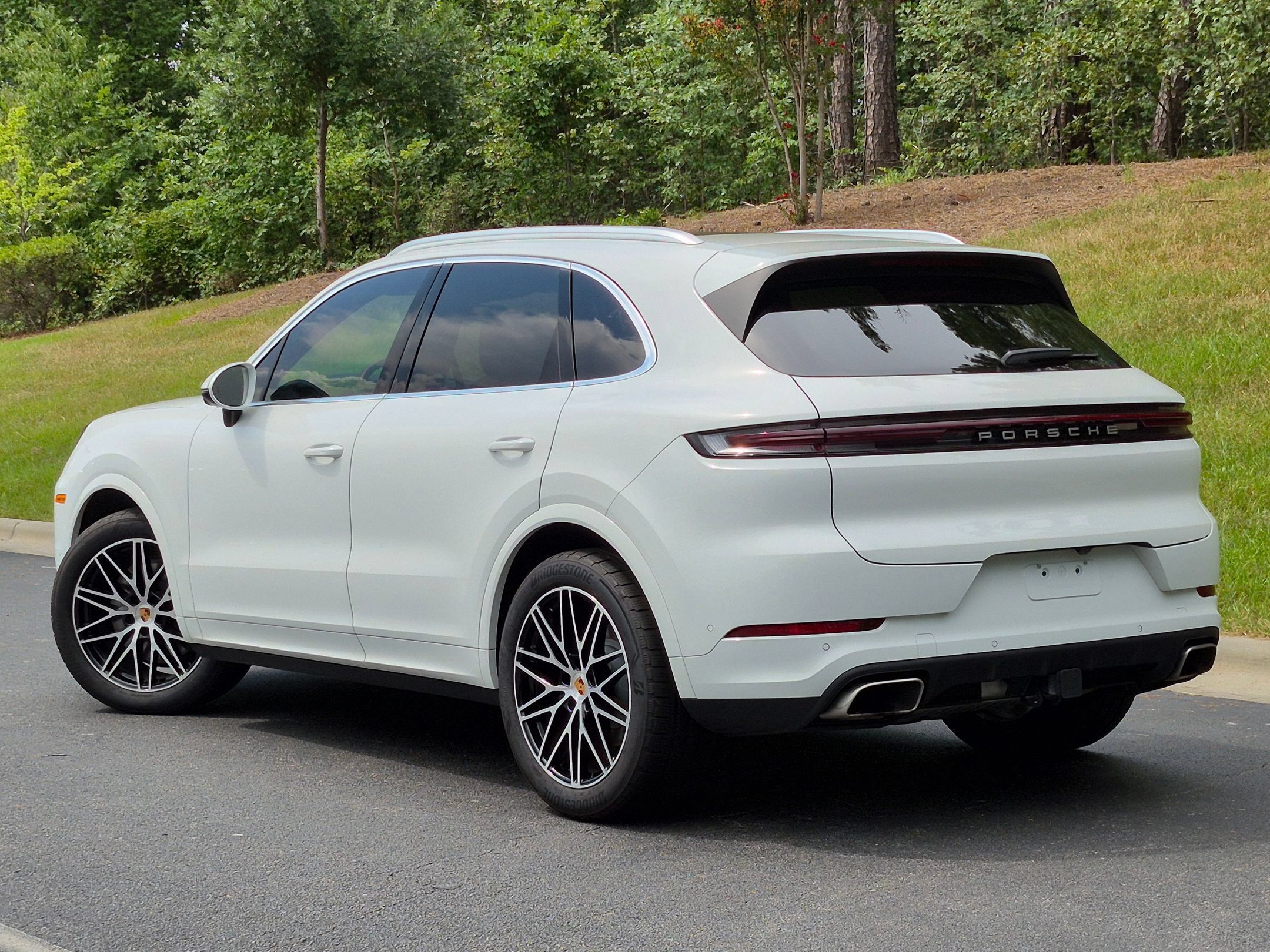 Certified 2026 Porsche Cayenne AWD/4WD image 3