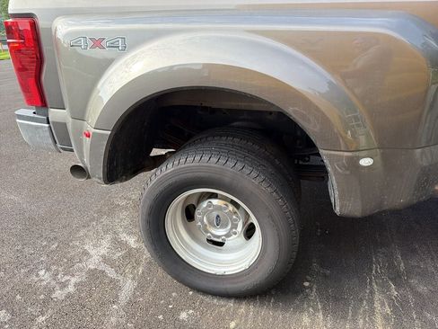 Used 2022 Ford F350 XL w/ STX Appearance Package AWD/4WD image 4