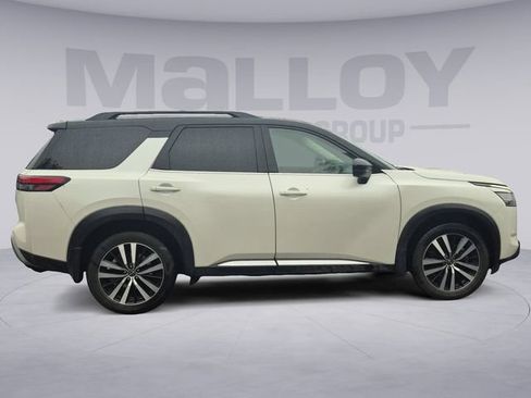 Used 2024 Nissan Pathfinder Platinum AWD/4WD image 6
