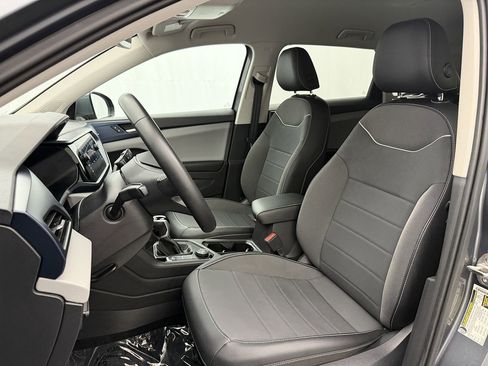 Used 2023 Volkswagen Taos SE image 9