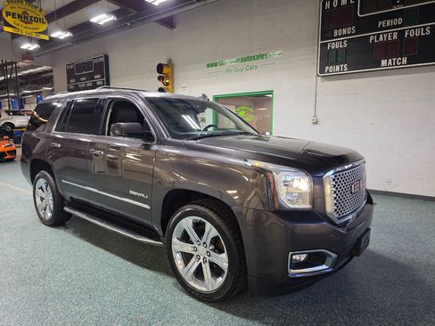 Used 2017 GMC Yukon Denali w/ Open Road Package image 4