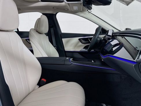 New 2026 Mercedes-Benz E 450 4MATIC Sedan image 6