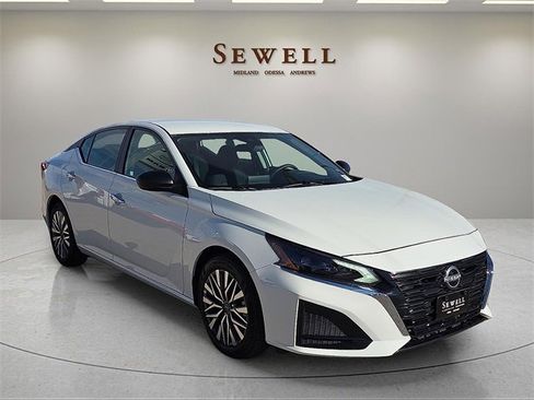 Used 2025 Nissan Altima 2.5 SV image 6