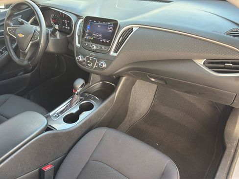 Used 2022 Chevrolet Malibu RS FWD image 31