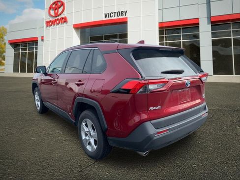 Used 2021 Toyota RAV4 XLE w/ Convenience Package AWD/4WD image 5