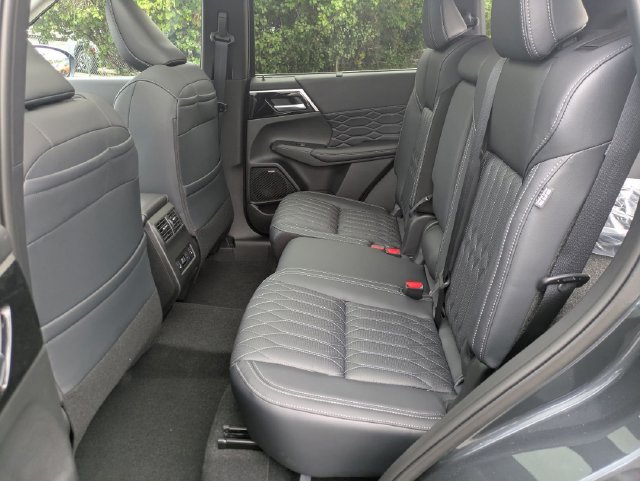 New 2025 Mitsubishi Outlander SEL FWD image 27