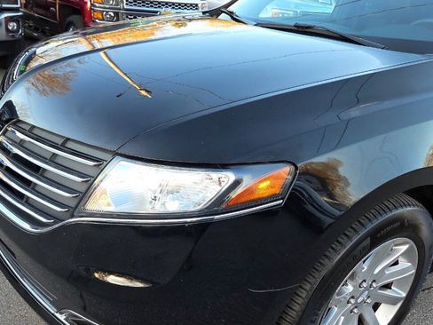 Used 2019 Lincoln MKT AWD image 22