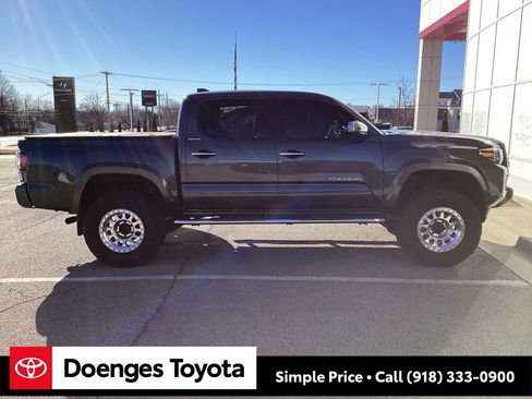 Used 2023 Toyota Tacoma Limited image 14