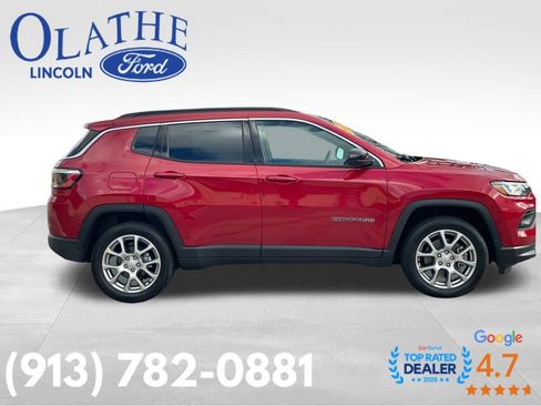Used 2024 Jeep Compass Latitude w/ Sun and Sound Group image 6