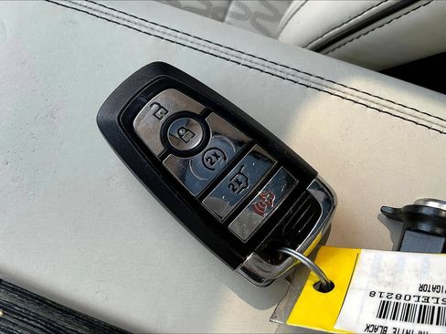 Used 2020 Lincoln Navigator Black Label w/ Cargo Convenience Package AWD/4WD image 34