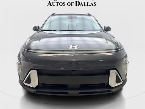 Used 2024 Hyundai Kona SEL AWD/4WD image 3