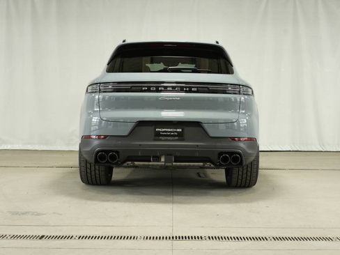 Certified 2025 Porsche Cayenne image 6